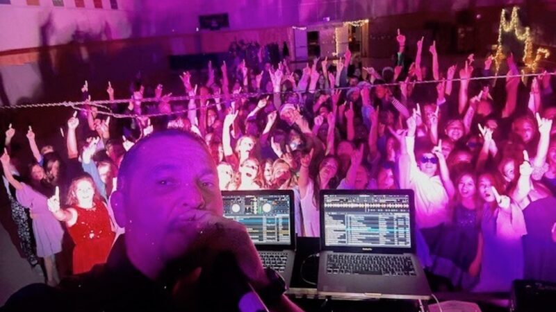 SF Bay Area and North Calif. Latino-Bilingual DJ's and Entertainers, Tel: (925) 382-4699 'Call or Text'